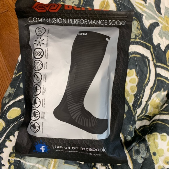 Pink compression socks - Picture 2 of 2